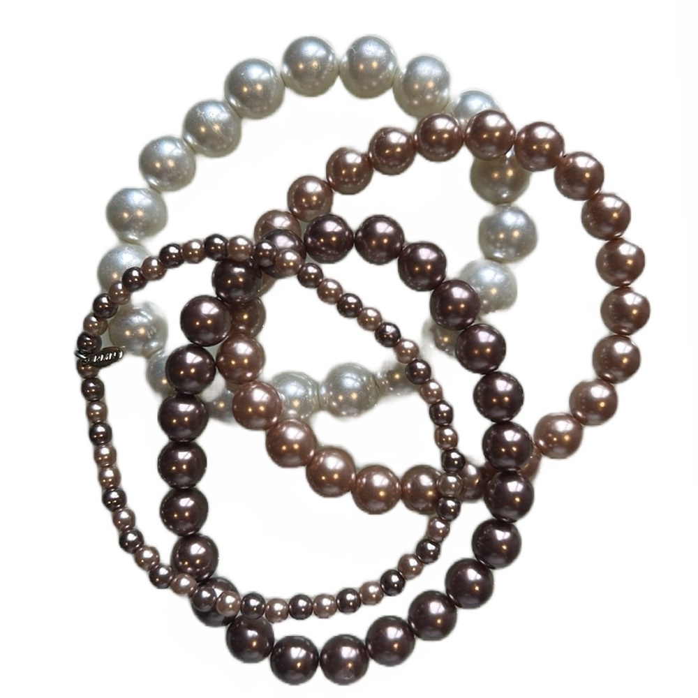 Set a 4 stackable, imitation, pearl bracelets. Fashion jewelry. Layer bracelet